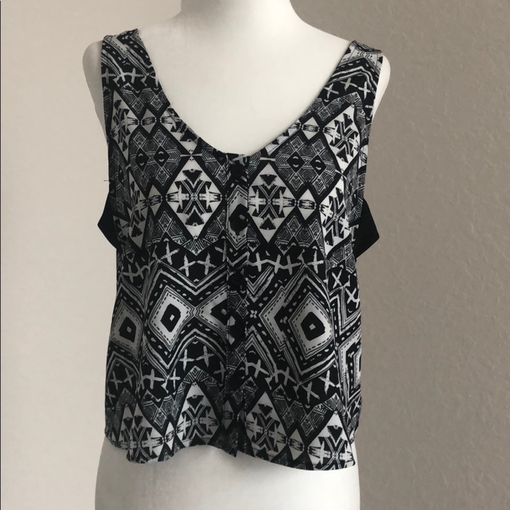 Cute crop tank!